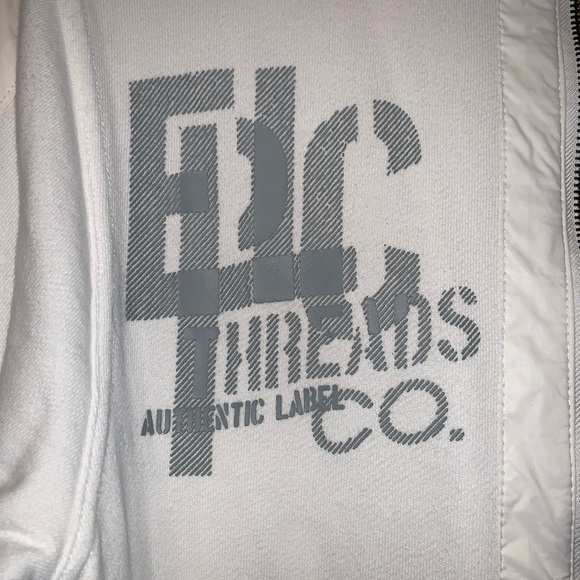 3 zip-up hoodies / jackets - Picture 9 of 12